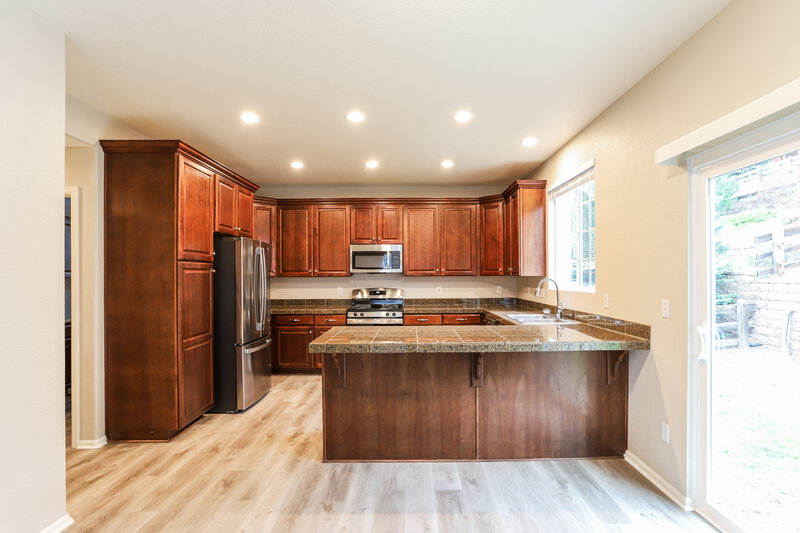 3,180/Mo, 2462 Bellavista St Castle Rock, CO 80109 Kitchen View
