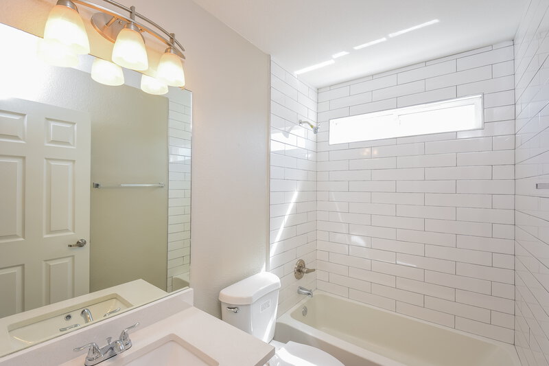 3,620/Mo, 10192 Wyandott Cir N Thornton, CO 80260 Bathroom View