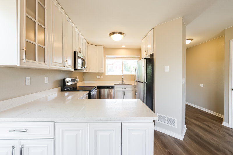 3,180/Mo, 12525 S Beaver Creek Way Parker, CO 80134 Kitchen View