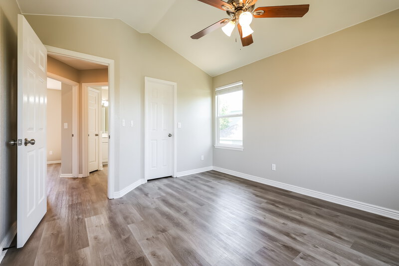 3,180/Mo, 12525 S Beaver Creek Way Parker, CO 80134 Main Bedroom View 2