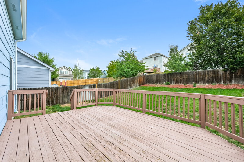 2,870/Mo, 5924 S Wenatchee St Aurora, CO 80015 Deck View
