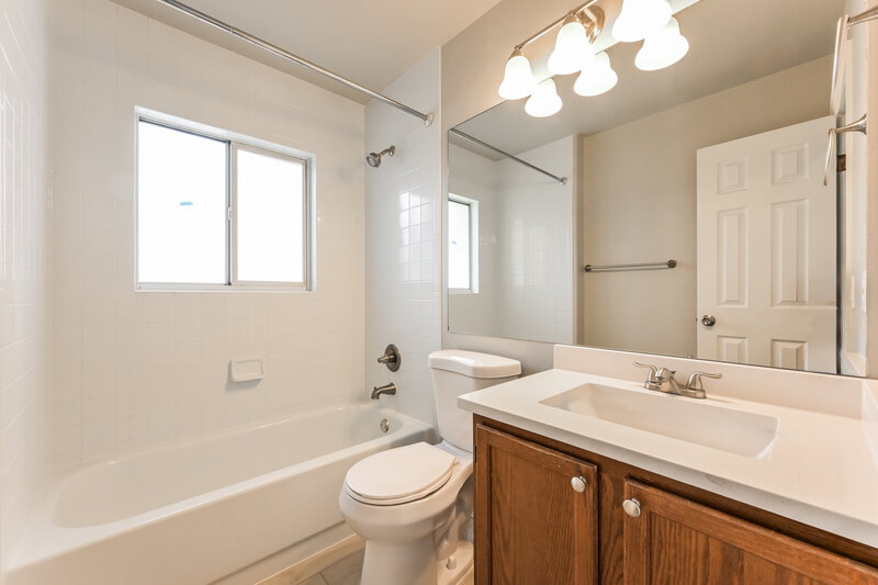 3,190/Mo, 12642 S Silver Creek Court Parker, CO 80134 Bathroom View