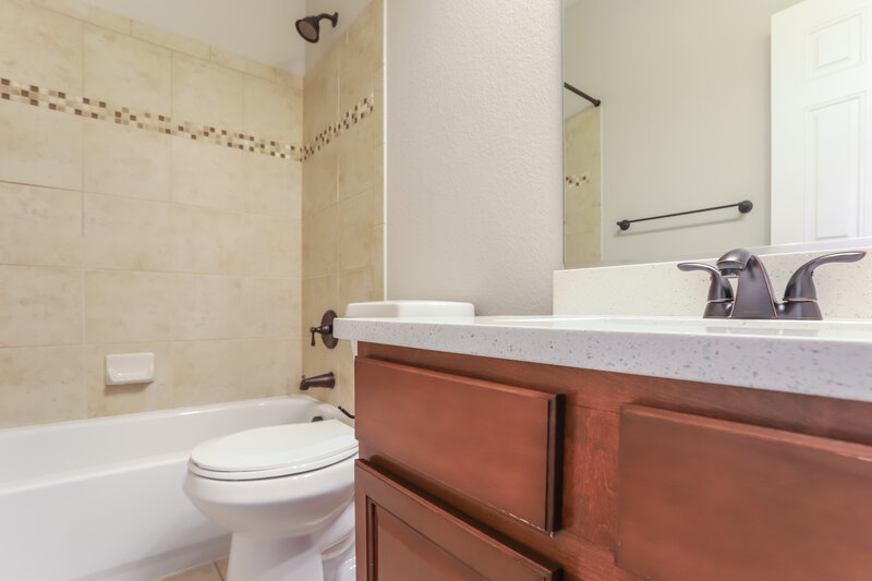 3,350/Mo, 1446 Sky Rock Way Castle Rock, CO 80109 Main Bathroom View 2