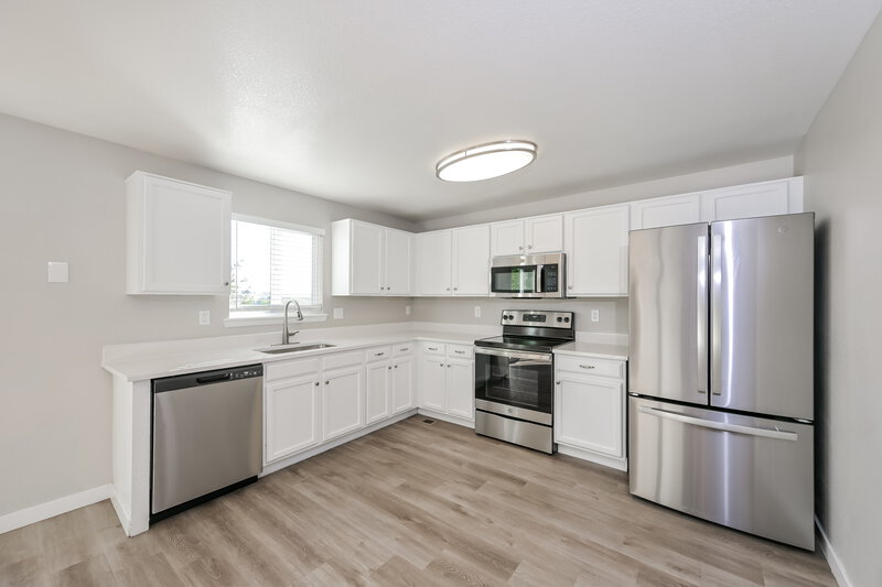 3,000/Mo, 4324 S Halifax St Centennial, CO 80015 Kitchen View