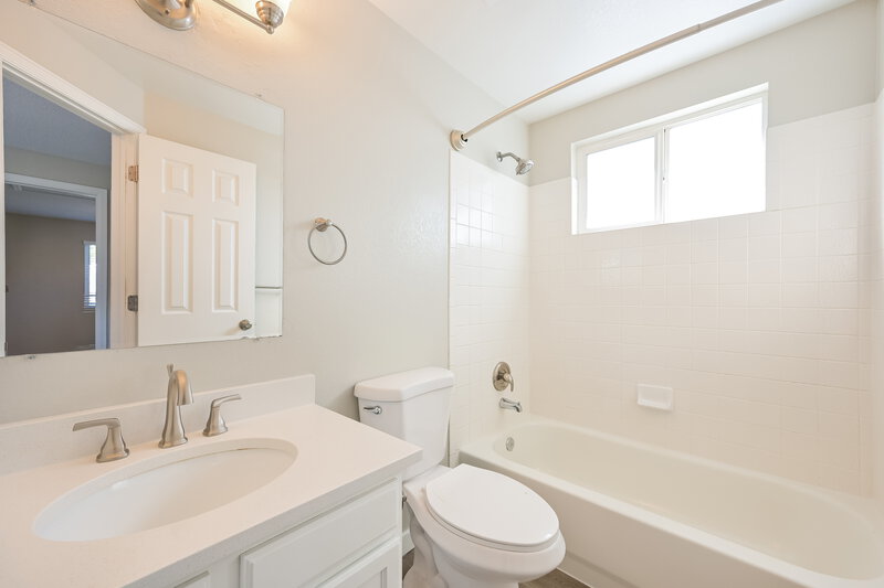 3,000/Mo, 4324 S Halifax St Centennial, CO 80015 Bathroom View