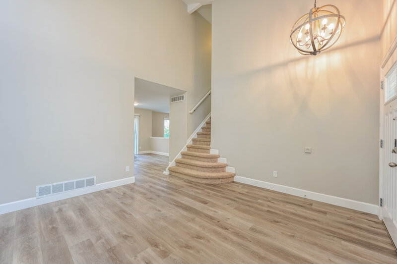3,300/Mo, 9879 Castle Ridge Cir Highlands Ranch, CO 80129 Living Room View 2