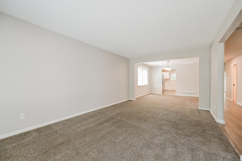 3,605/Mo, 16787 E Prentice Cir Centennial, CO 80015 Living Room View