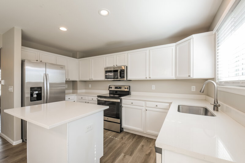 3,215/Mo, 12450 Vrain Cir Broomfield, CO 80020 Kitchen View