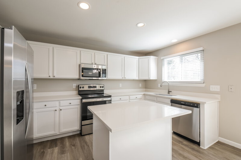 3,215/Mo, 12450 Vrain Cir Broomfield, CO 80020 Kitchen View 2