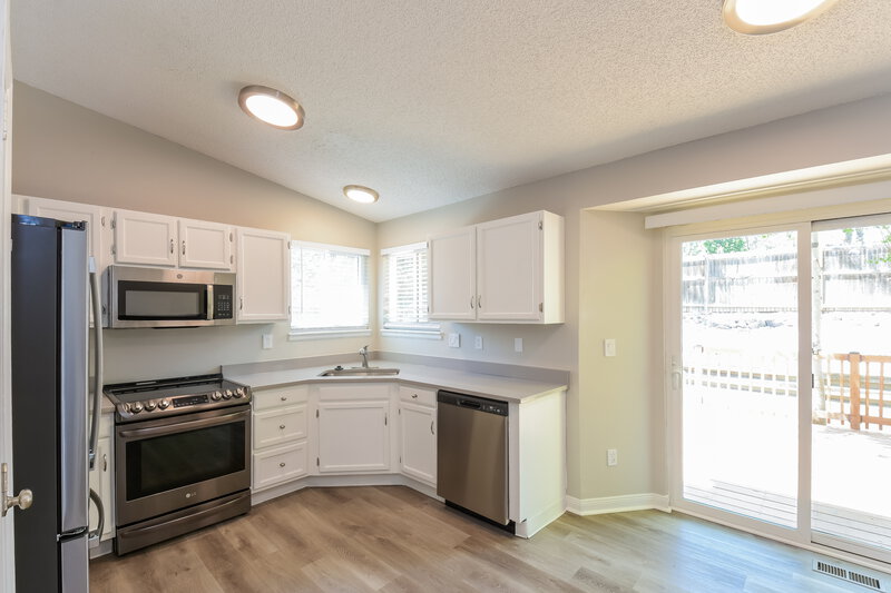 4,130/Mo, 5763 S Quatar Cir Centennial, CO 80015 Kitchen View