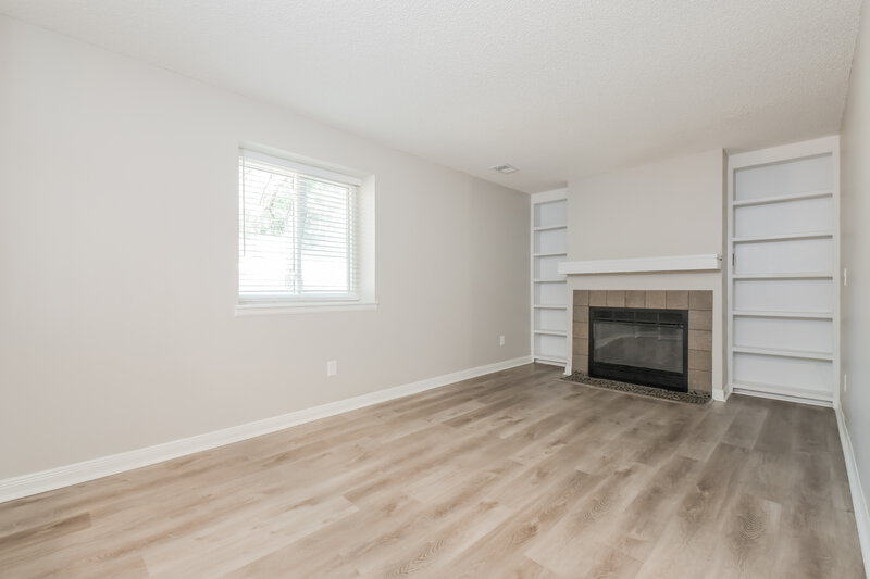 2,690/Mo, 5763 S Quatar Cir Centennial, CO 80015 Family Room View