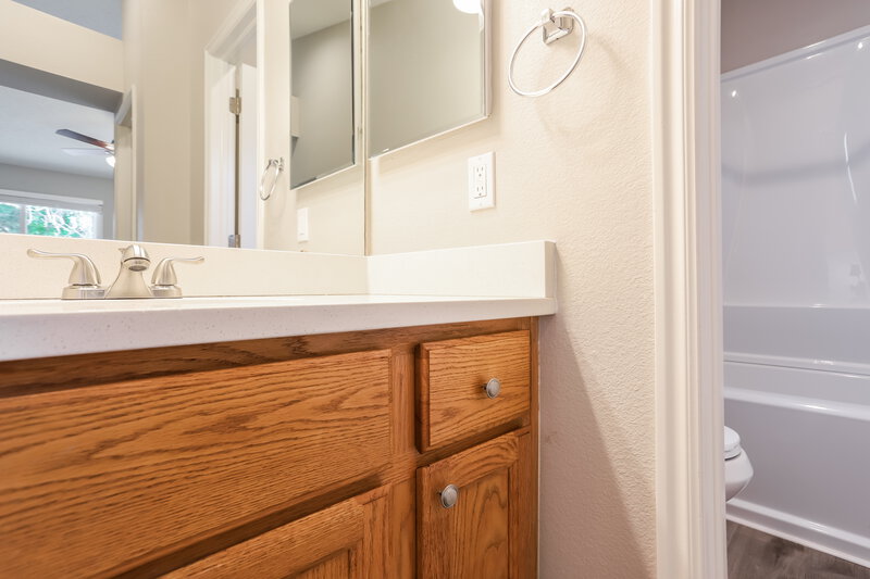 2,960/Mo, 8753 Snowbird Way Parker, CO 80134 Main Bathroom View 2