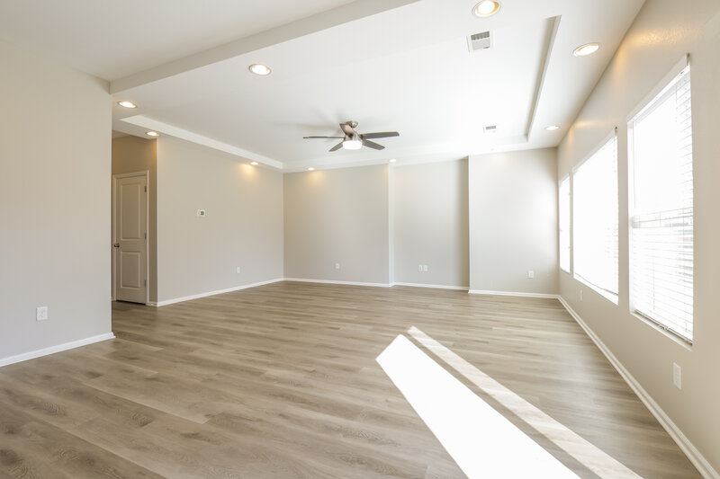 2,895/Mo, 10558 Worchester St Commerce City, CO 80022 Family Room View