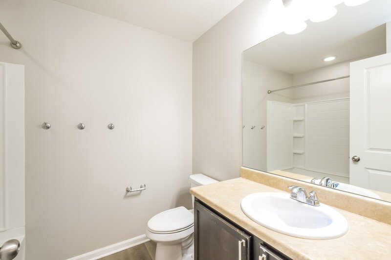 2,895/Mo, 10558 Worchester St Commerce City, CO 80022 Bathroom View