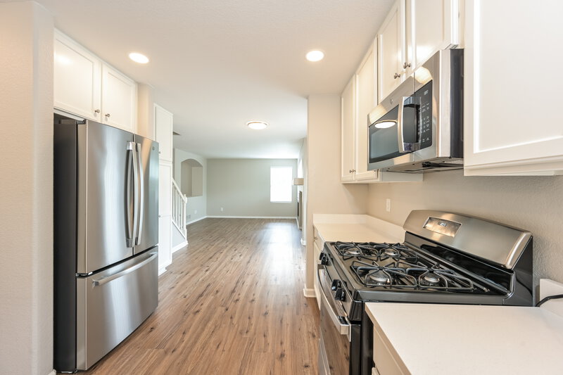 3,160/Mo, 20194 E Grand Ln Aurora, CO 80015 Kitchen View