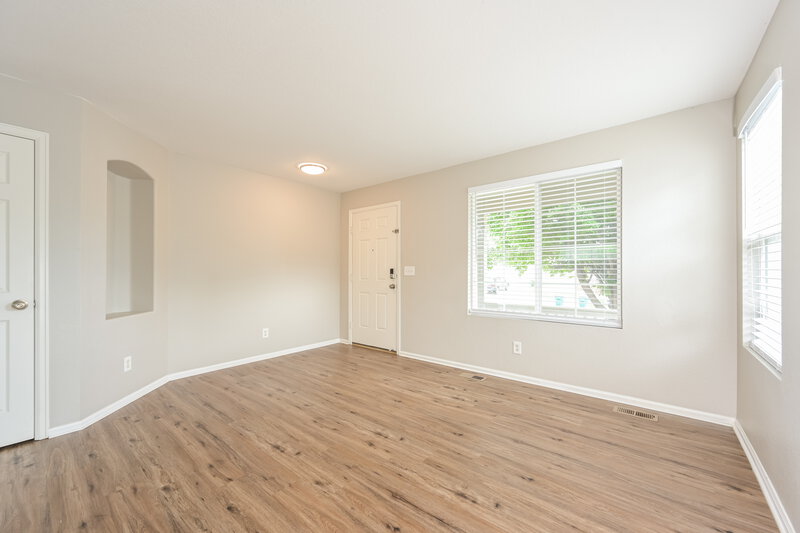 3,160/Mo, 20194 E Grand Ln Aurora, CO 80015 Family Room View