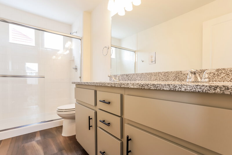 3,055/Mo, 4752 N. Tower Rd Denver, CO 80249 Main Bathroom View