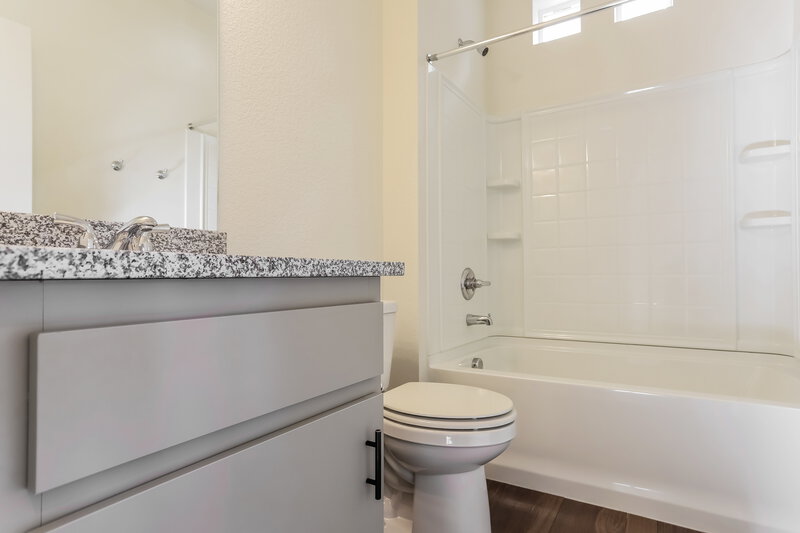 2,520/Mo, 18553 E. 47th Place Denver, CO 80249 Bathroom View