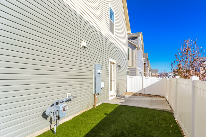 2,520/Mo, 18553 E. 47th Place Denver, CO 80249 Rear View