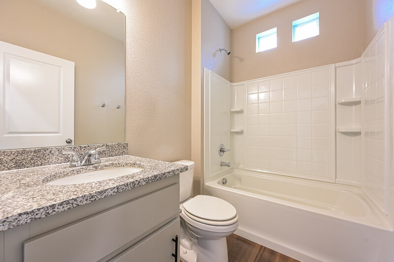 2,840/Mo, 18555 E. 47th Place Denver, CO 80249 Bathroom View