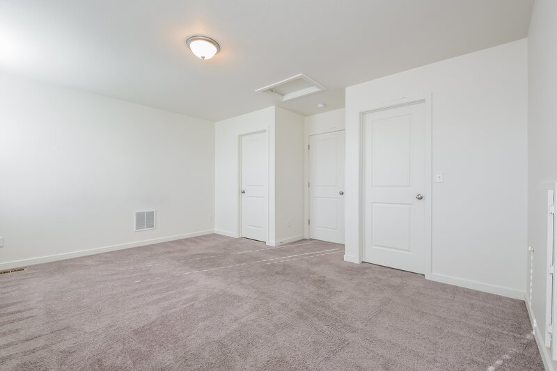 2,565/Mo, 18577 E. 47th Place Denver, CO 80249 Main Bedroom View 2