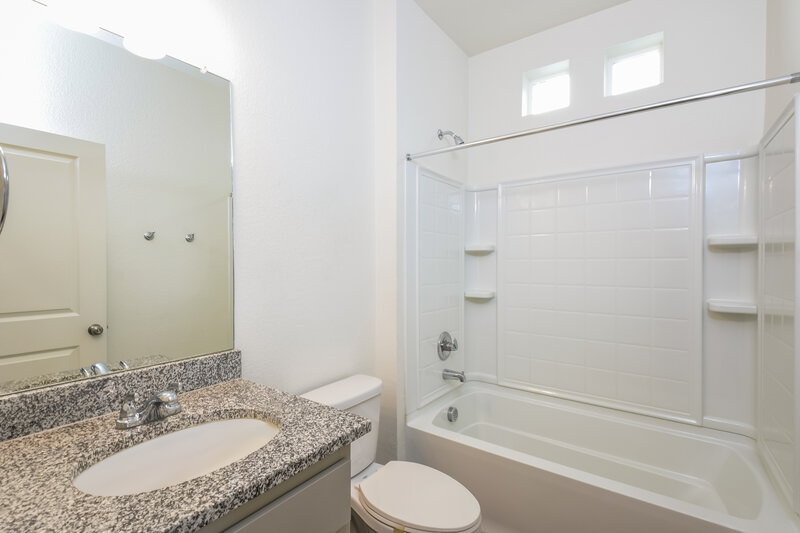 2,565/Mo, 18577 E. 47th Place Denver, CO 80249 Bathroom View