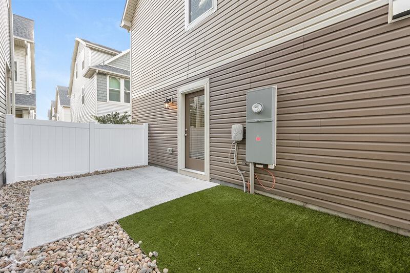 2,550/Mo, 18592 E. 47th Drive Denver, CO 80249 Rear View