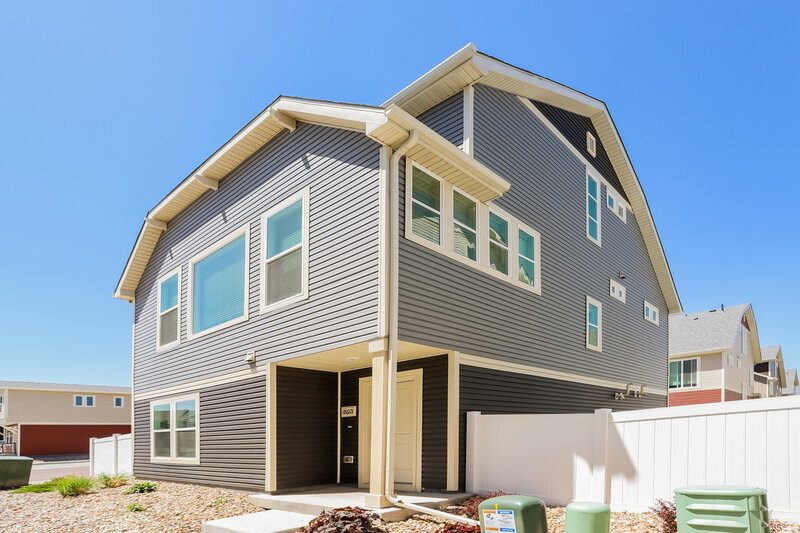 2,970/Mo, 18601 E. 47th Place Denver, CO 80249 External View