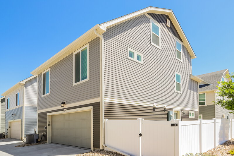 2,910/Mo, 18601 E. 47th Place Denver, CO 80249 Rear View