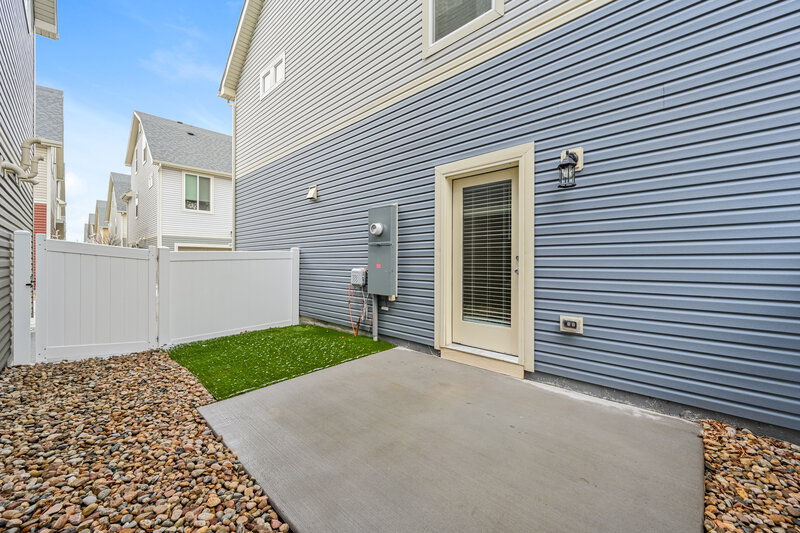 2,985/Mo, 18607 E. 47th Place Denver, CO 80249 Side View