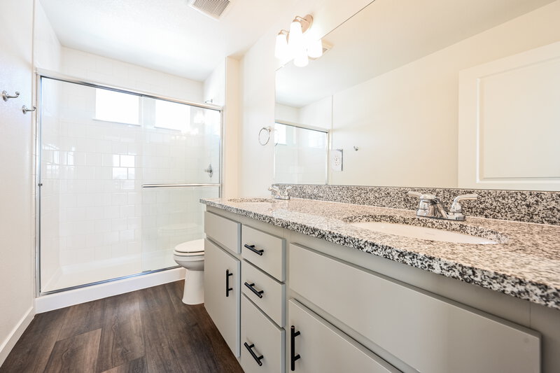 2,650/Mo, 4753 N. Tower Drive Denver, CO 80249 Main Bathroom View