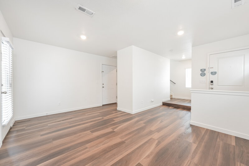 2,520/Mo, 18584 E. 47th Place Denver, CO 80249 Living Room View