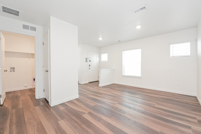 2,520/Mo, 18584 E. 47th Place Denver, CO 80249 Living Room View 2