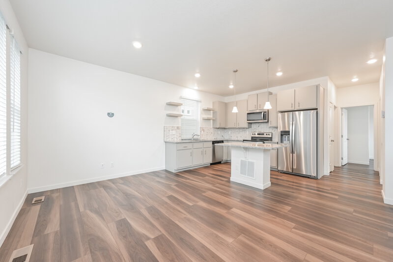 2,520/Mo, 18584 E. 47th Place Denver, CO 80249 Dining Room View