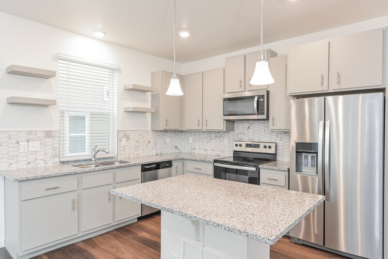 2,520/Mo, 18584 E. 47th Place Denver, CO 80249 Kitchen View