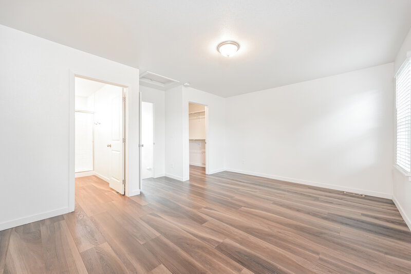 2,520/Mo, 18584 E. 47th Place Denver, CO 80249 Main Bedroom View 2