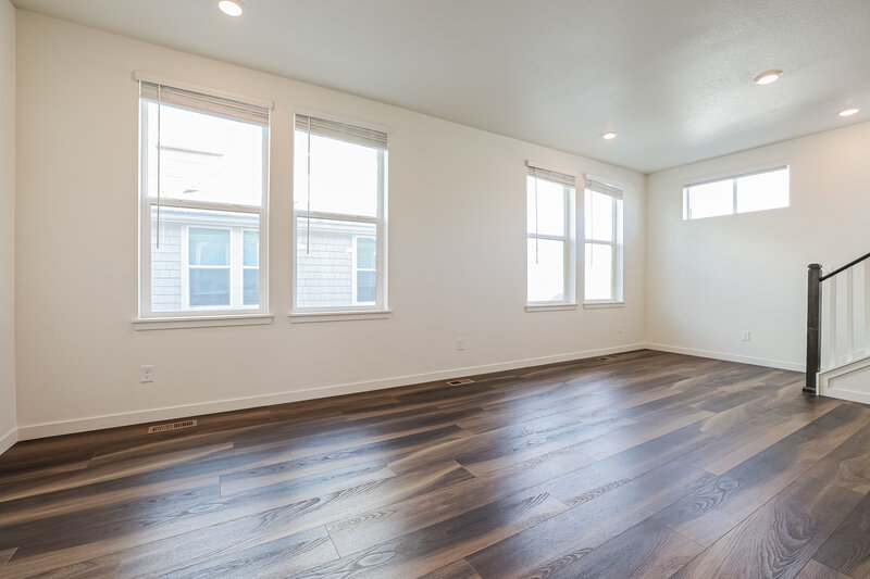 2,750/Mo, 18580 E. 47th Place Denver, CO 80249 Living Room View 2