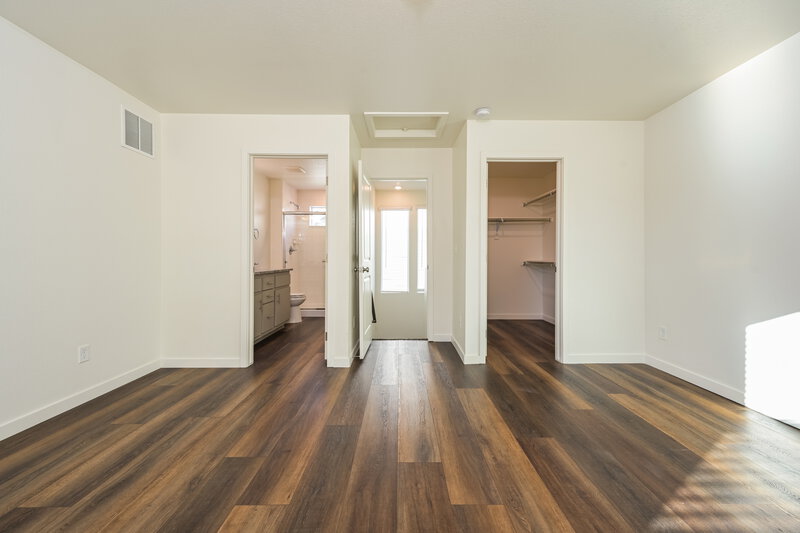 2,665/Mo, 18564 E. 47th Place Denver, CO 80249 Main Bedroom View