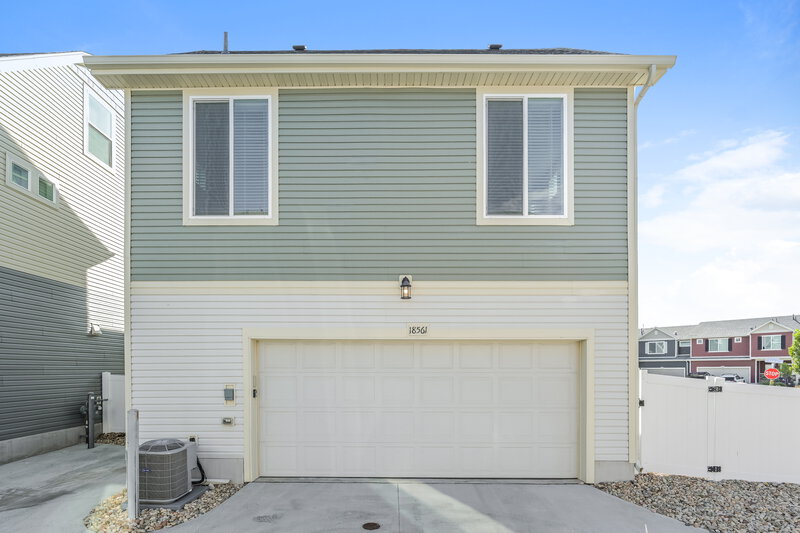 2,600/Mo, 18561 E. 47th Avenue Denver, CO 80249 Rear View