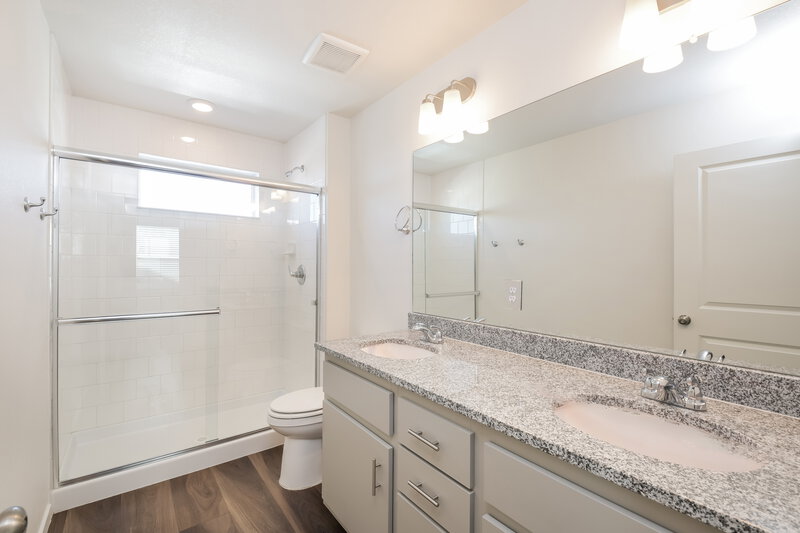 2,580/Mo, 4748 N. Tower Court Denver, CO 80249 Main Bathroom View