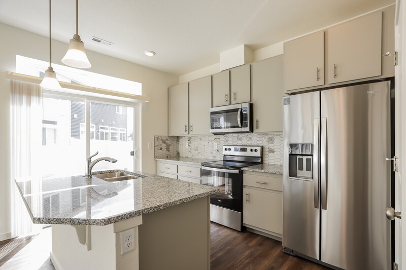 3,750/Mo, 18560 E. 47th Avenue Denver, CO 80249 Kitchen View