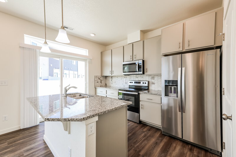 2,675/Mo, 18560 E. 47th Avenue Denver, CO 80249 Kitchen View 2