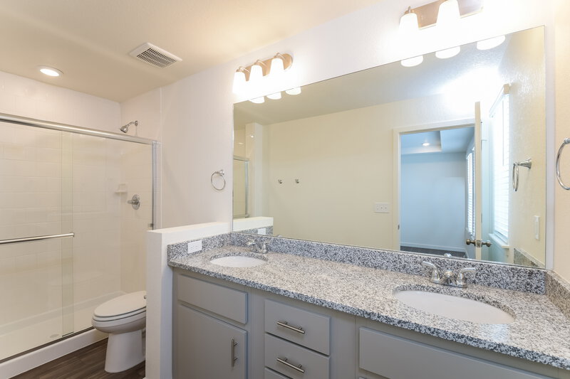 2,650/Mo, 4648 N. Tower Drive Denver, CO 80249 Main Bathroom View