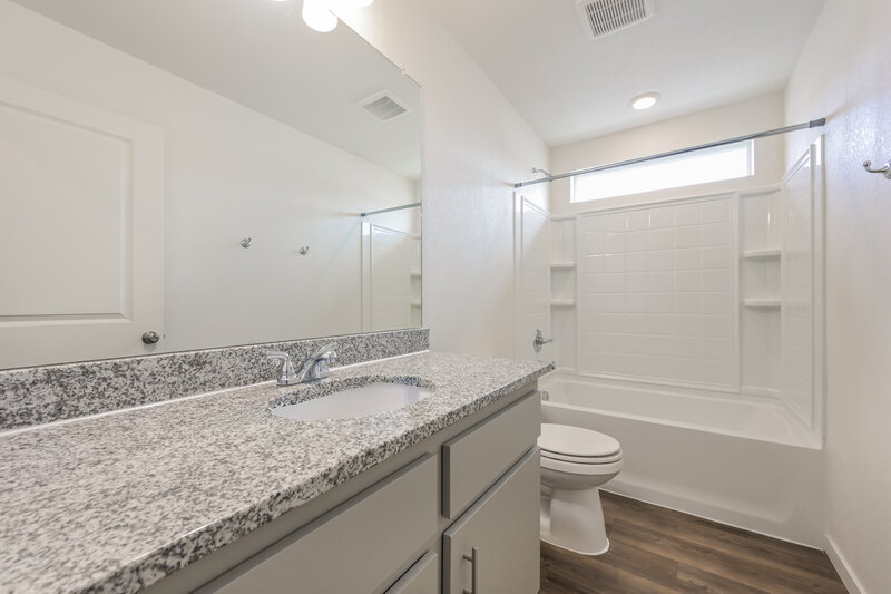 2,490/Mo, 4674 N. Tower Drive Denver, CO 80249 Bathroom View