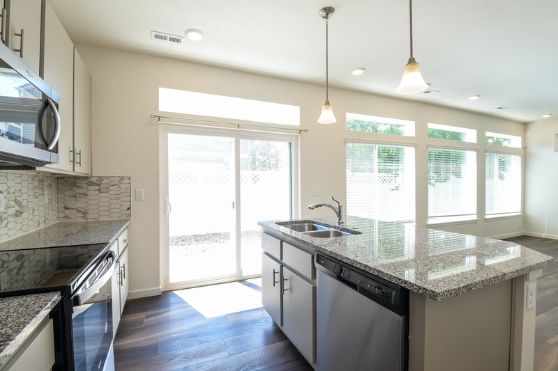 2,750/Mo, 4726 N. Tower Drive Denver, CO 80249 Kitchen View 3