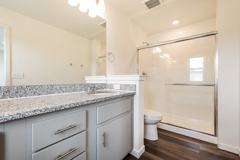 2,940/Mo, 4736 N. Tower Drive Denver, CO 80249 Main Bathroom View