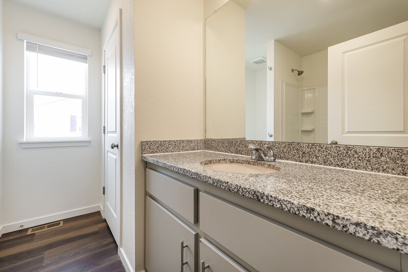 2,940/Mo, 4736 N. Tower Drive Denver, CO 80249 Bathroom View