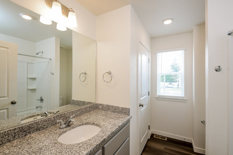 2,660/Mo, 4768 N. Tower Drive Denver, CO 80249 Main Bathroom View