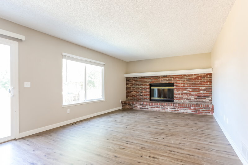 3,025/Mo, 14171 E Chenango Pl Aurora, CO 80015 Living Room View