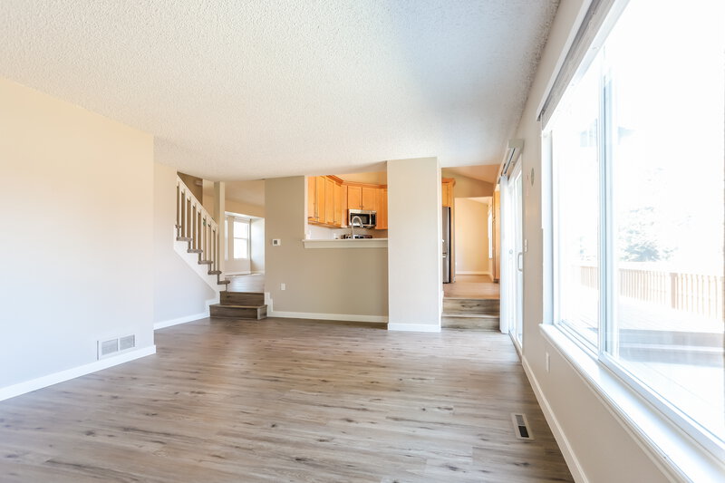 3,025/Mo, 14171 E Chenango Pl Aurora, CO 80015 Living Room View 2